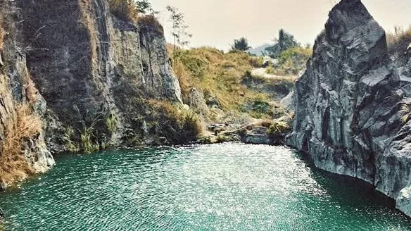 danau batu bacan
