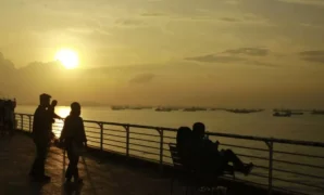 sunset pelabuhan tanjung perak sunset pelabuhan tanjung perak