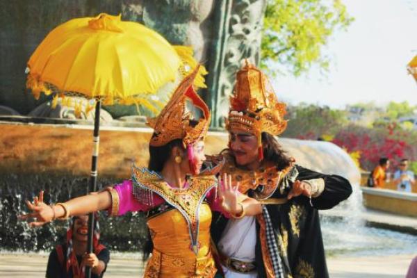 Festival dan Tradisi Bali