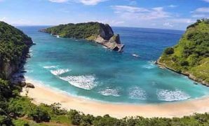 Pantai Atuh Nusa Penida