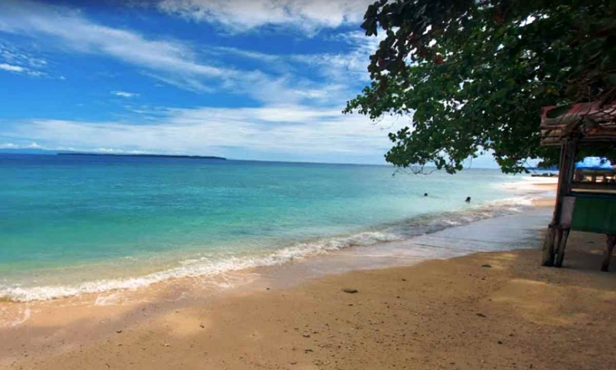 Pantai Bosnik papua