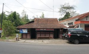 Warung Legendaris di Jalur Pantura Lama Warung Legendaris di Jalur Pantura Lama