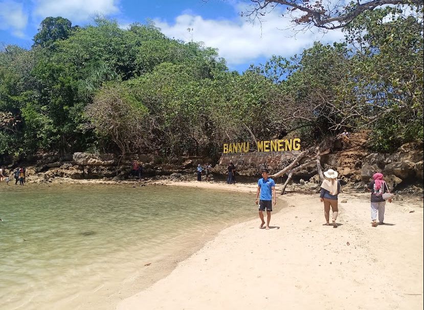 pantai banyu meneng