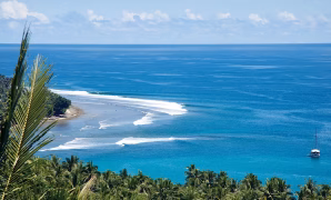 surfing pantai sorong