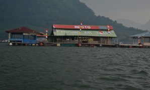 Makan Siang di Waduk Jatiluhur