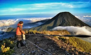 gunung jawa barat