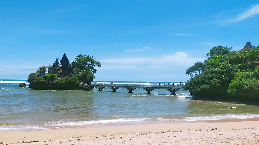 pantai selatan malang