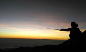 sunrise dari goa gunung rinjani