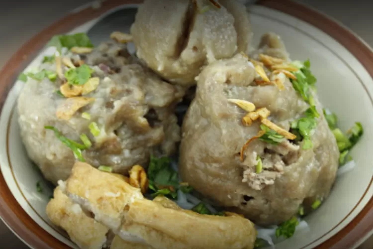 warung bakso di lereng semeru
