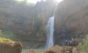 Air Terjun Cimarinjung Sukabumi