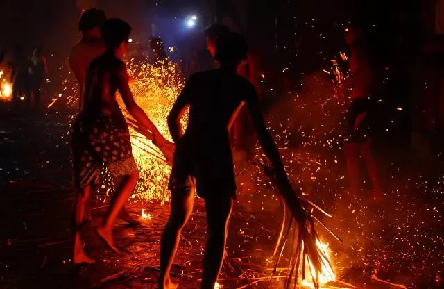 Festival Api di Bali