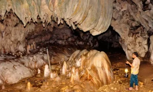 Menjelajah Gua Petruk dengan Cerita Mistisnya