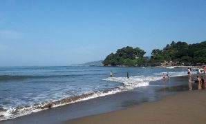 Pantai Karang Hawu Pelabuhan Ratu