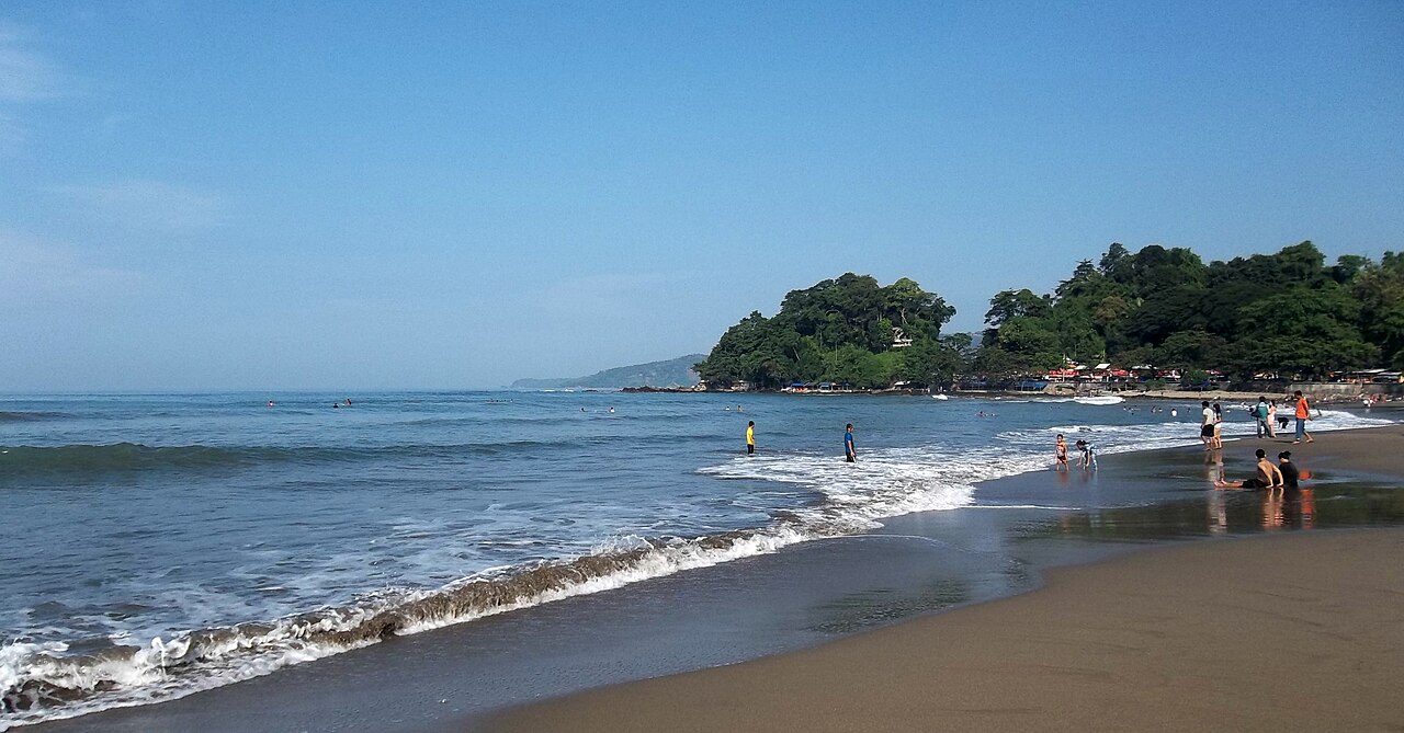Pantai Karang Hawu Pelabuhan Ratu