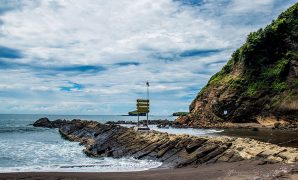 Pantai Watu Ulo Pantai Watu Ulo