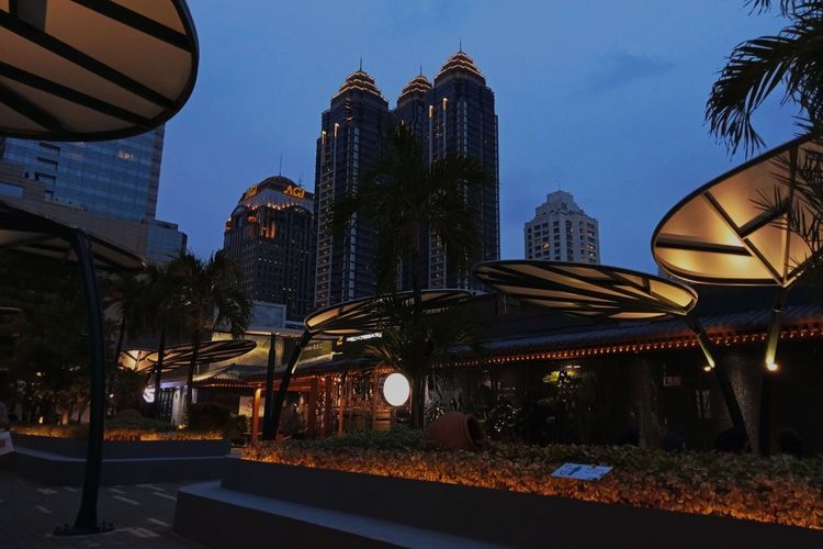 Wisata Malam di SCBD Wisata Malam di SCBD