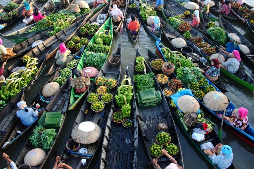 pasar terapung papua